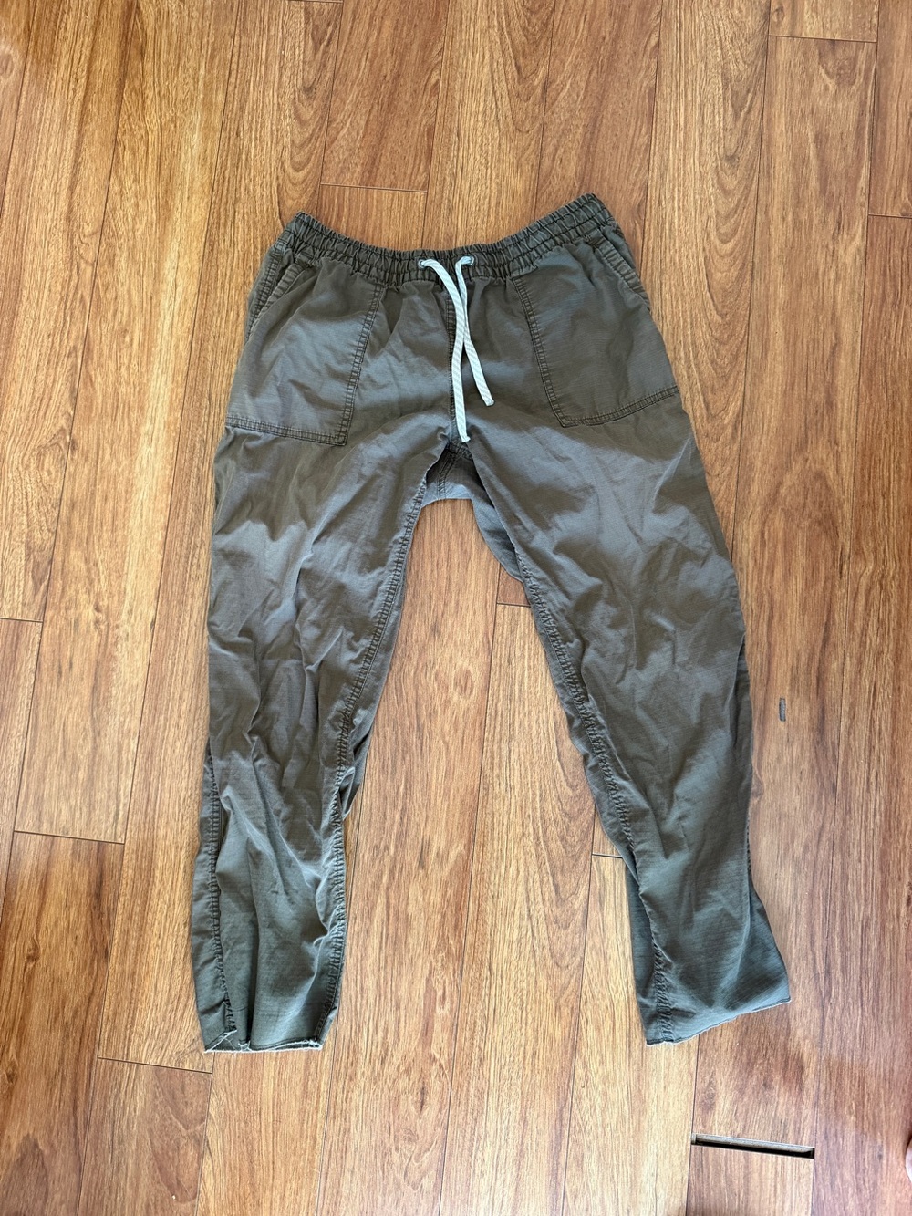 Vuori pants size men’s medium